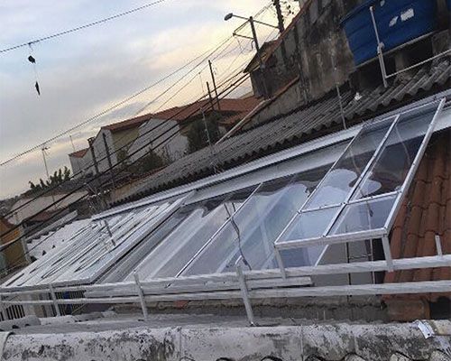 Cobertura Retrátil em Policarbonato Compacto no Jardim Ribamar